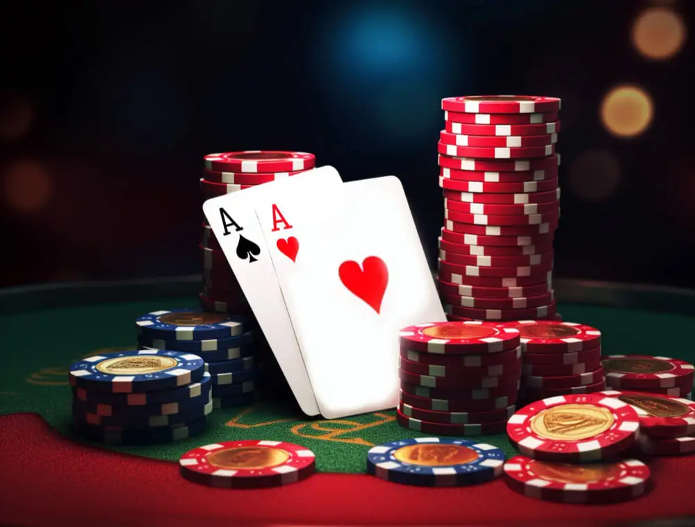 Stół pokerowy z żetonami i kartami
